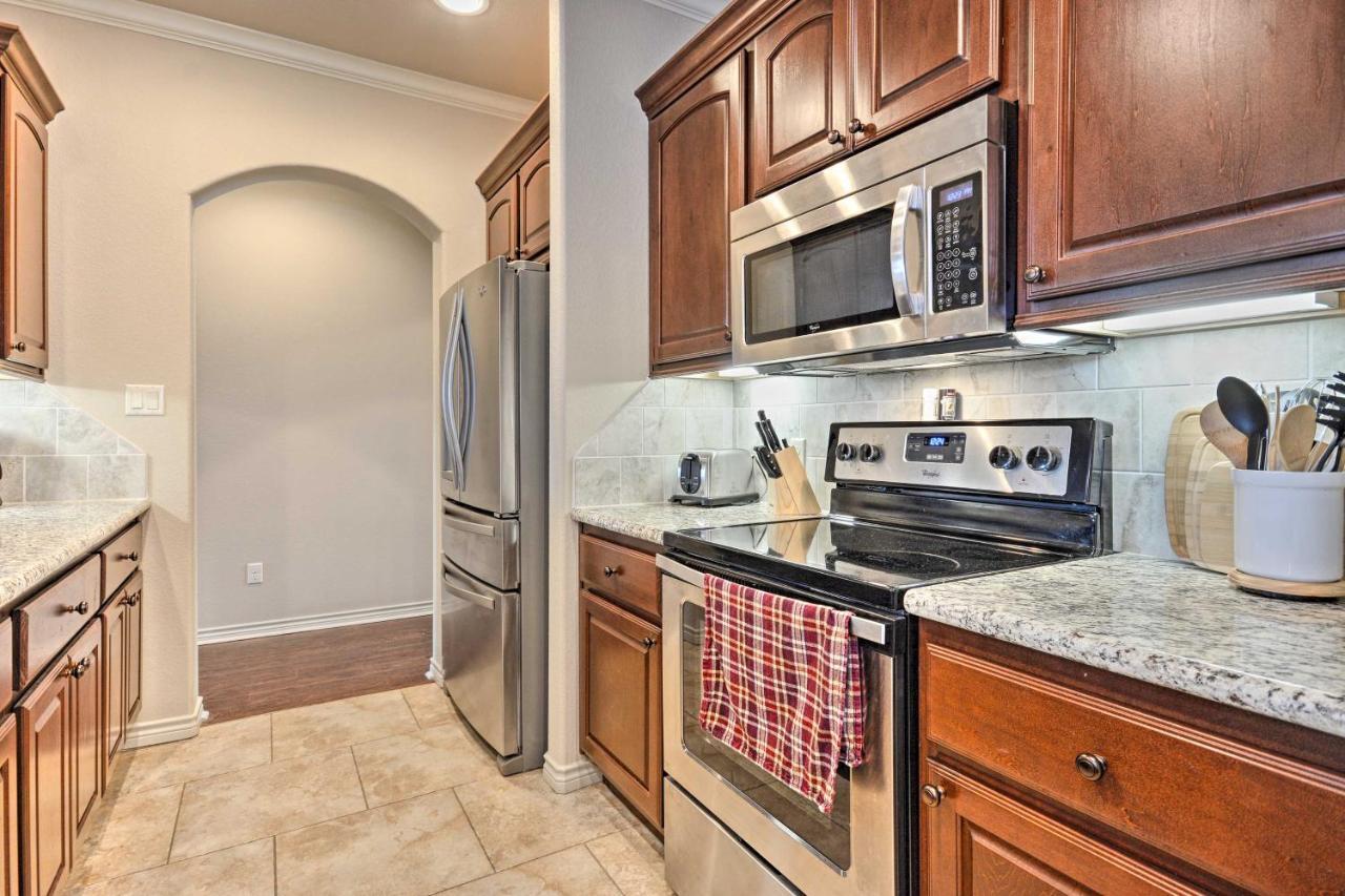 College Station Townhouse With Private Patio Villa Екстериор снимка
