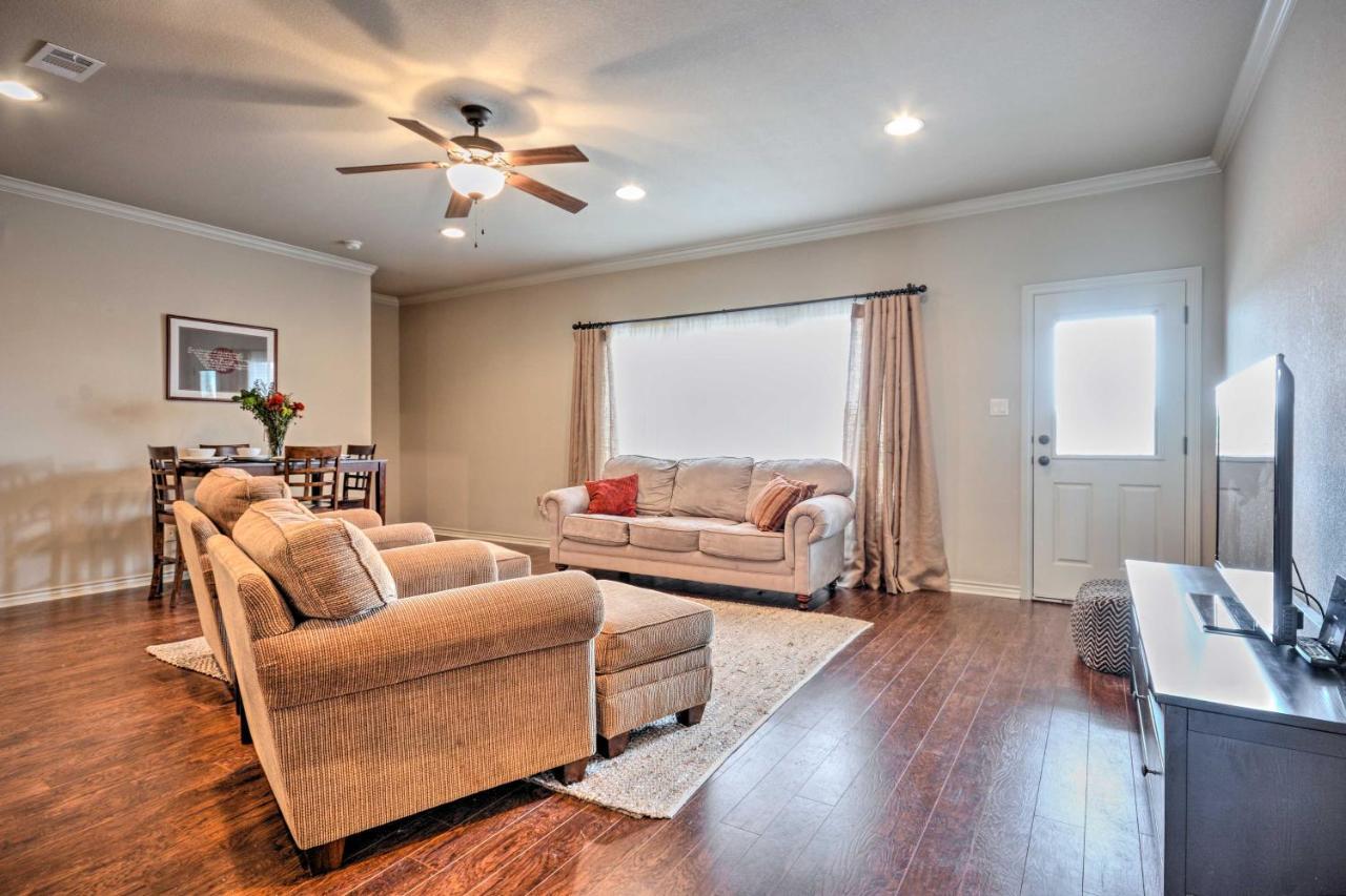 College Station Townhouse With Private Patio Villa Екстериор снимка
