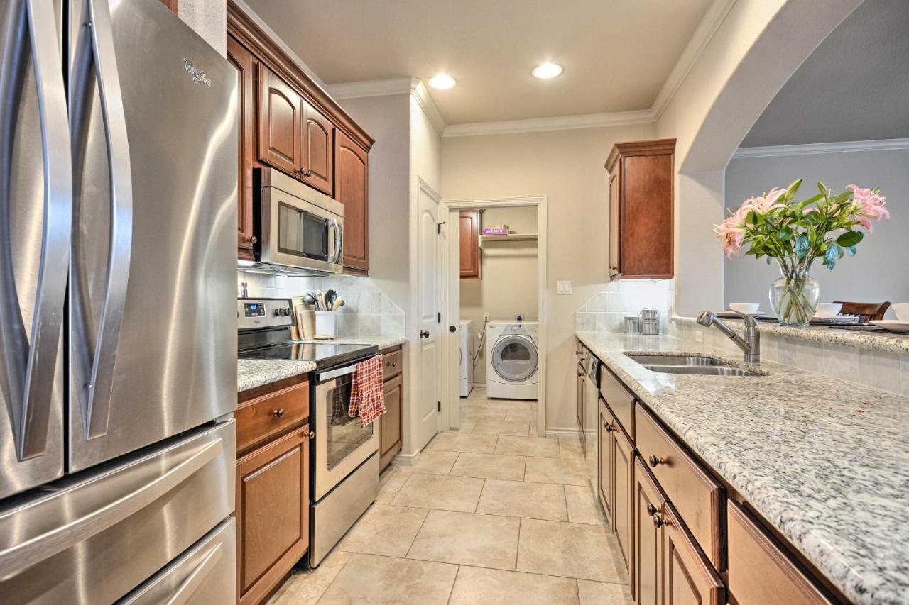 College Station Townhouse With Private Patio Villa Екстериор снимка