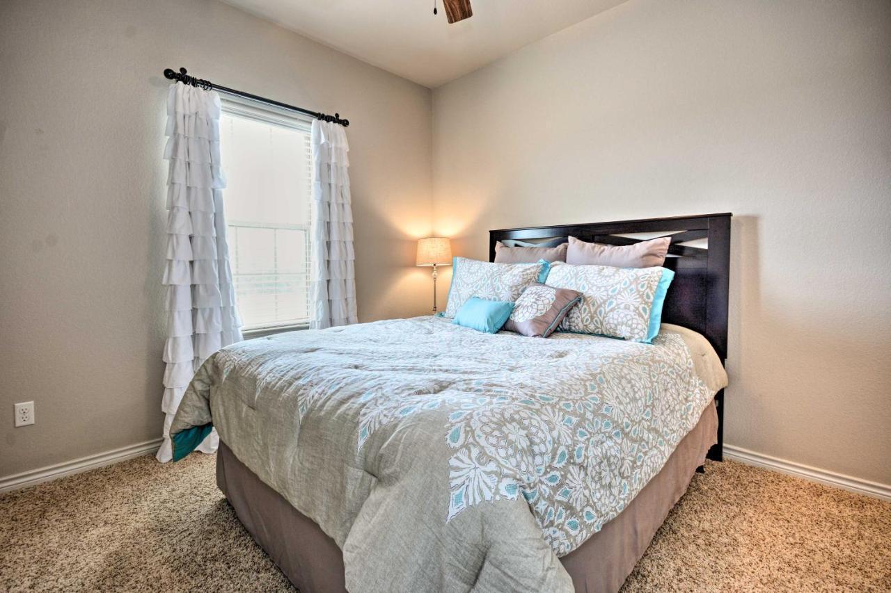 College Station Townhouse With Private Patio Villa Екстериор снимка
